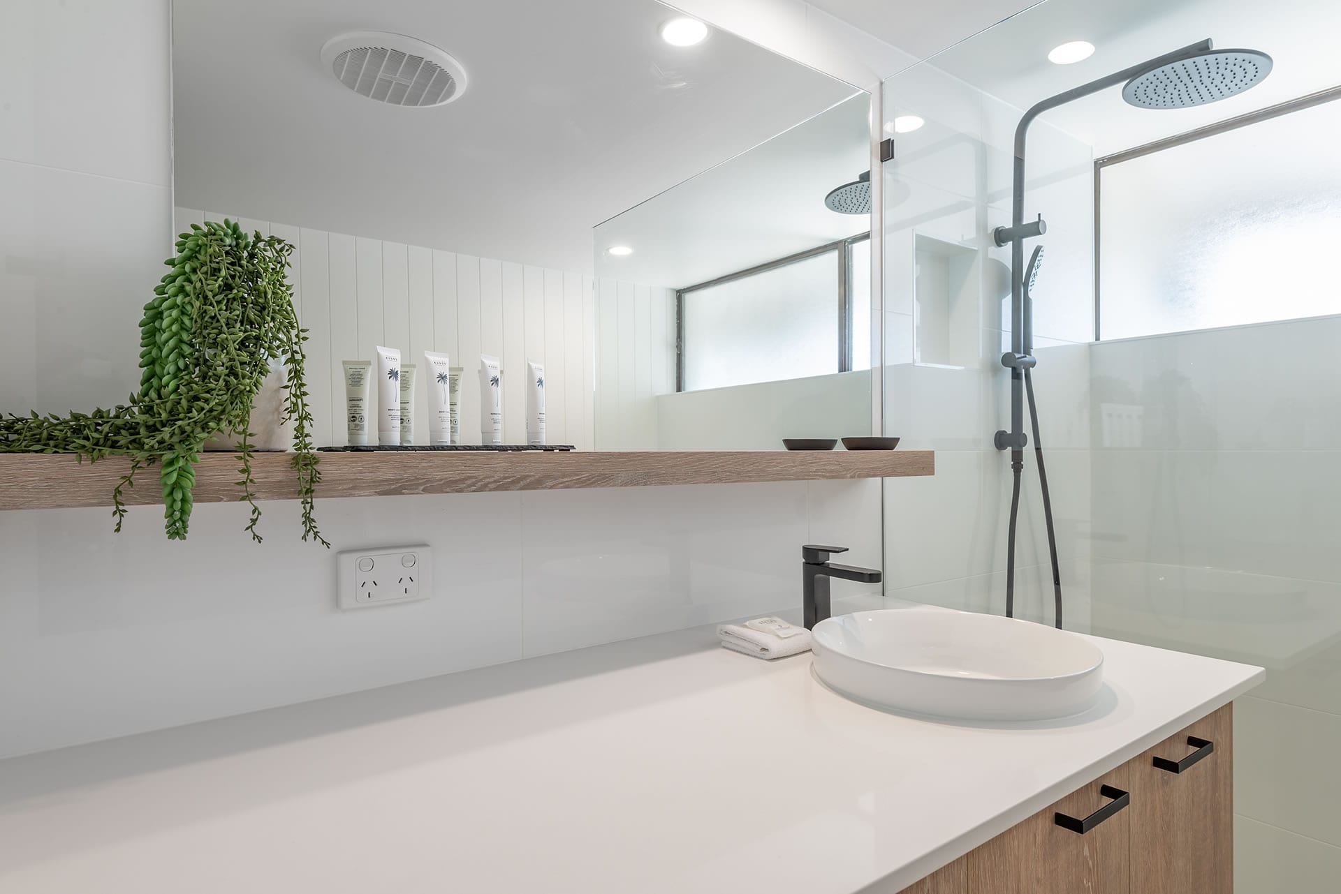 Apartment 47 14