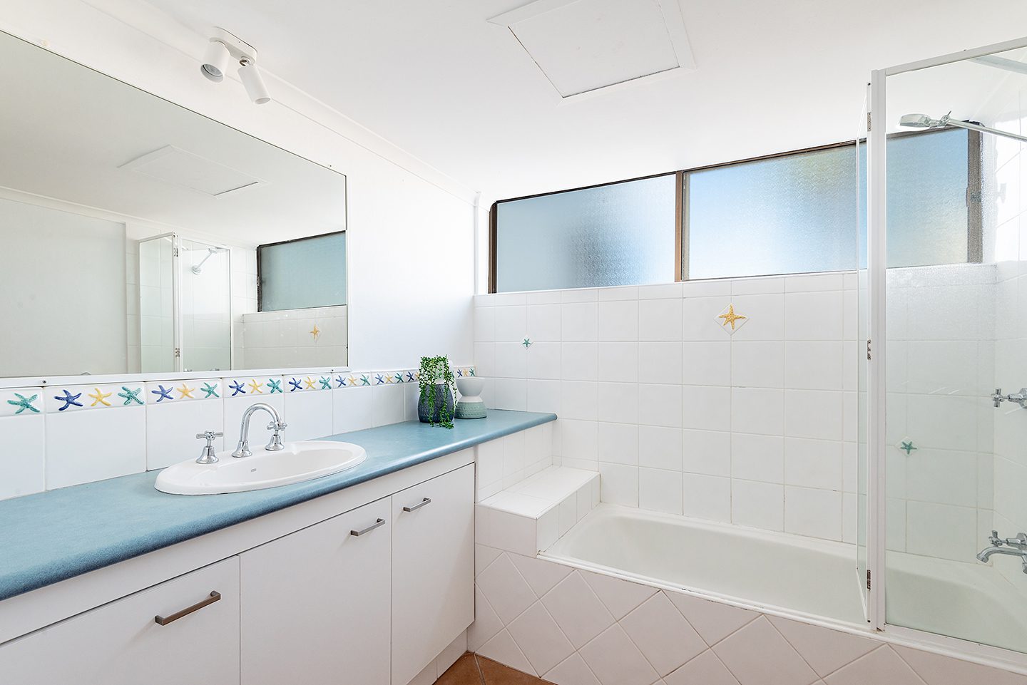 Apartment 22 08
