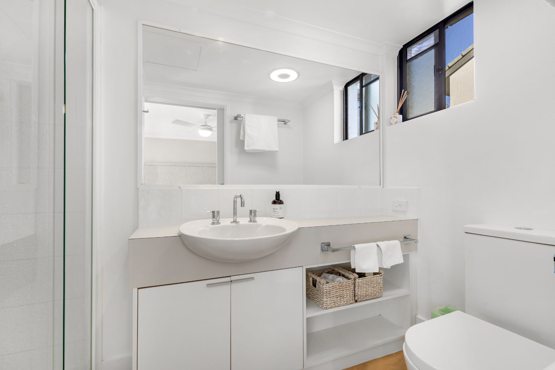 Unit 15 Munna Beach Apartments (2)