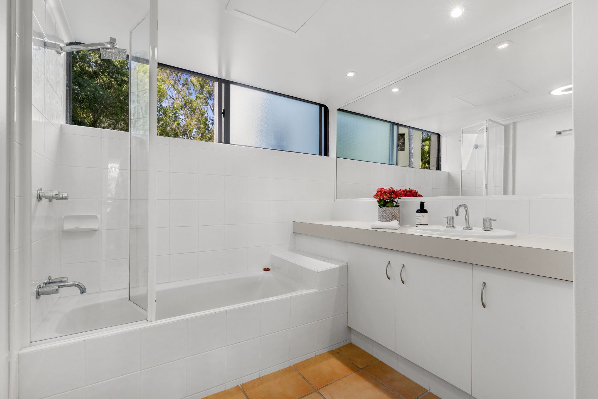 Unit 15 Munna Beach Apartments (5)